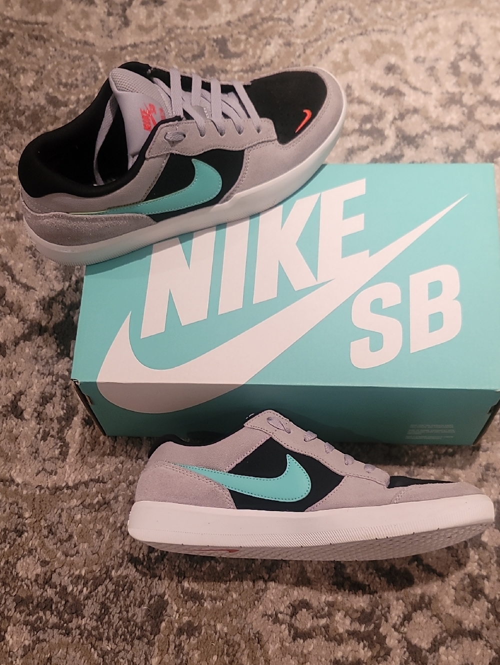 Nike SB Low Top Sneakers - Gray, Black & Teal